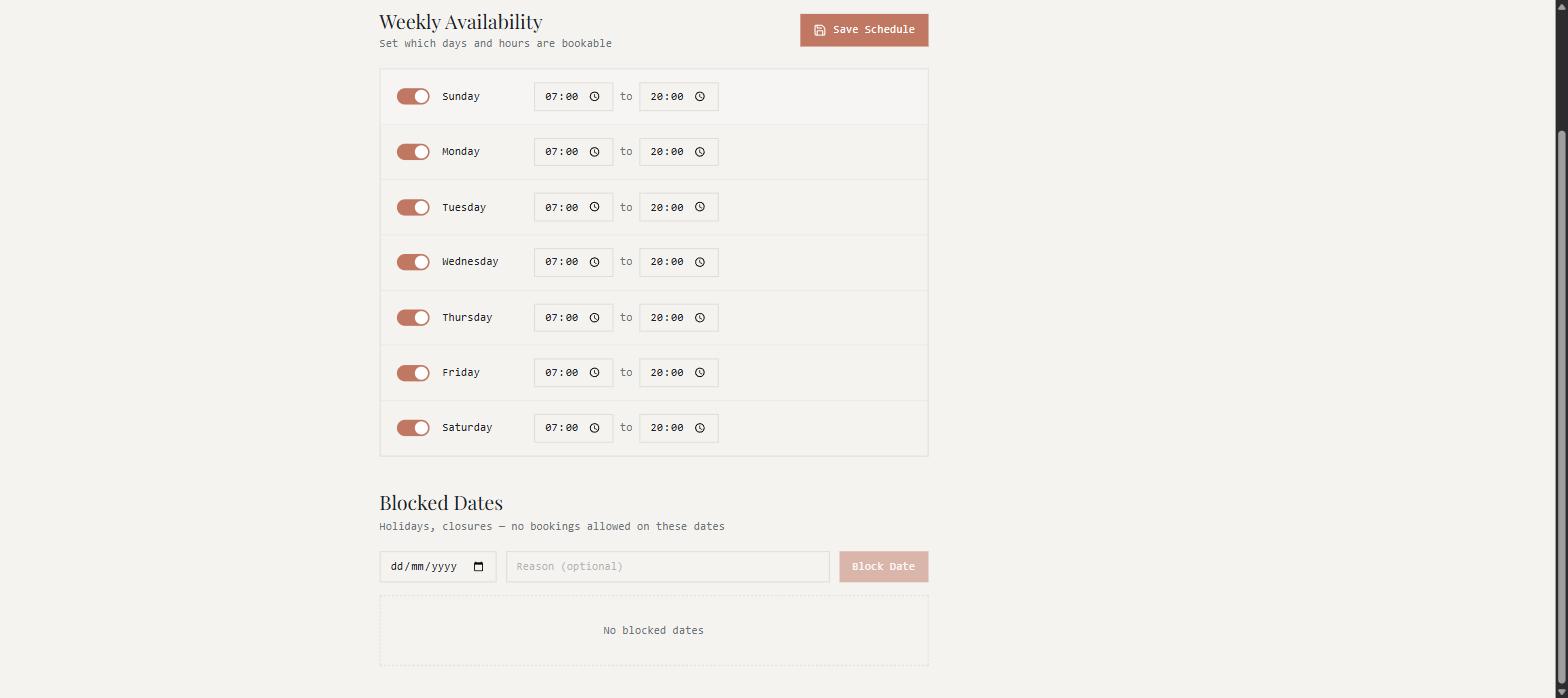 Weekly availability settings with a toggle and opening hours for each day of the week, plus a blocked dates panel