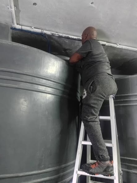 Water tank leak detection using food grade dye in Mauritius